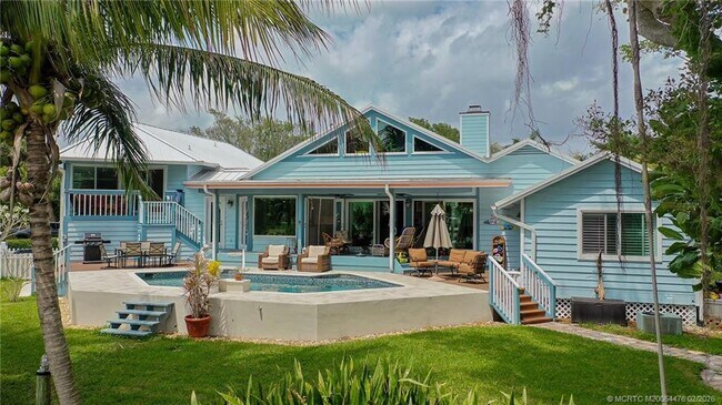 Building Photo - 4150 SE Whiticar Way