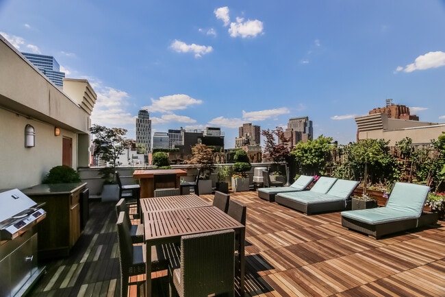 Building Photo - 25 Murray St