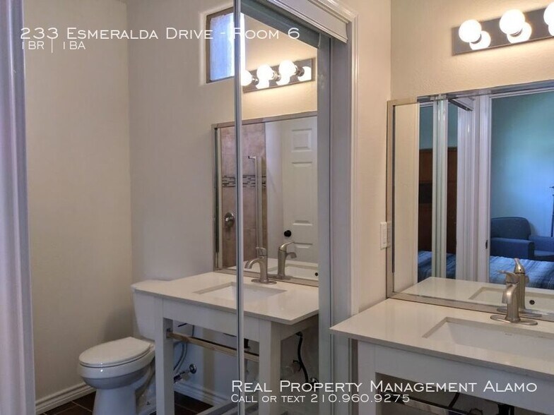 Building Photo - 233 Esmeralda Dr