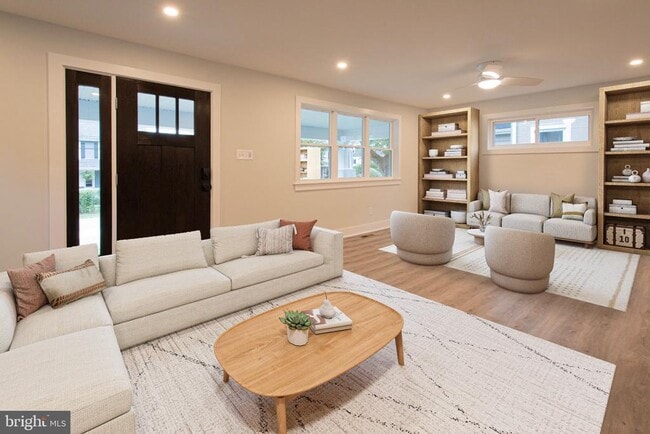 Building Photo - 21 Manor Rd