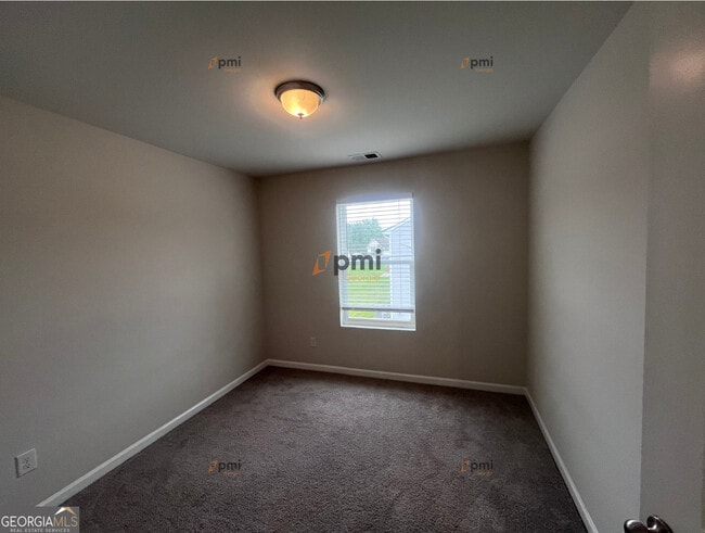 Building Photo - 106 Sarah Ln
