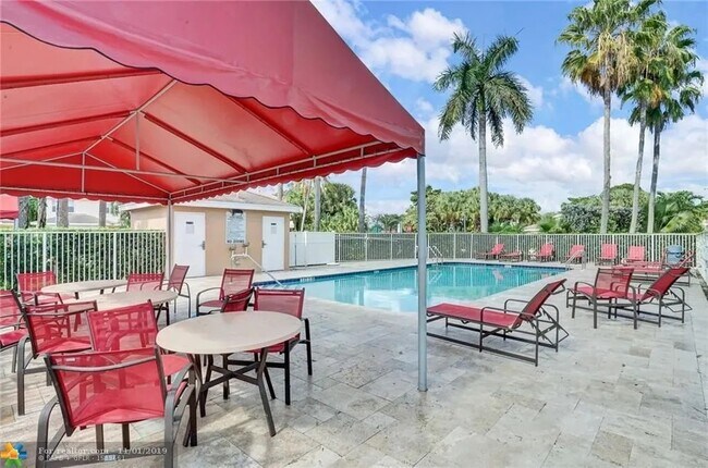 Building Photo - 4050 Eastridge Dr