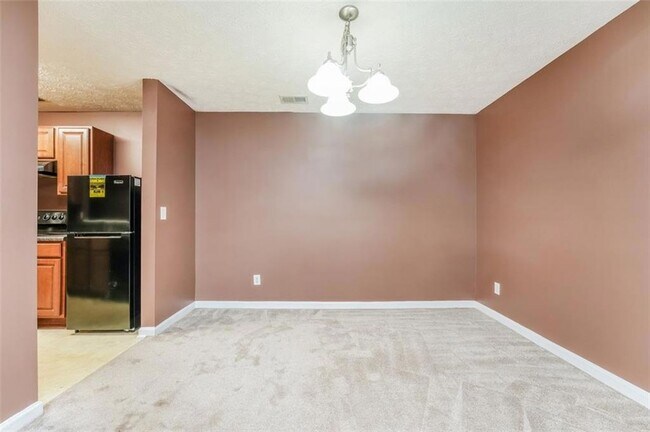 Building Photo - 12201 Fairington Ridge Cir