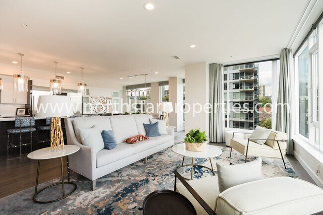 Building Photo - Unobstructed Views at The Strand