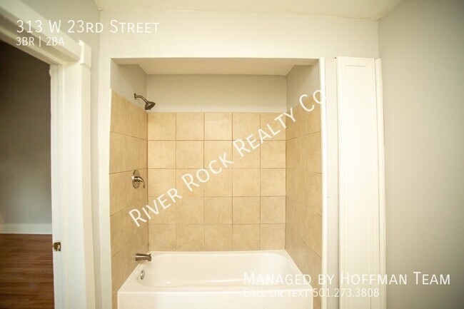 Building Photo - 313 W 23rd St