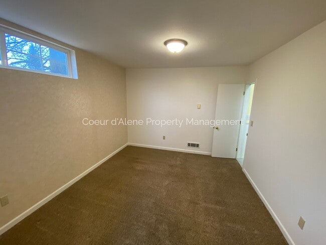 Building Photo - 2 bedroom house in Post Falls