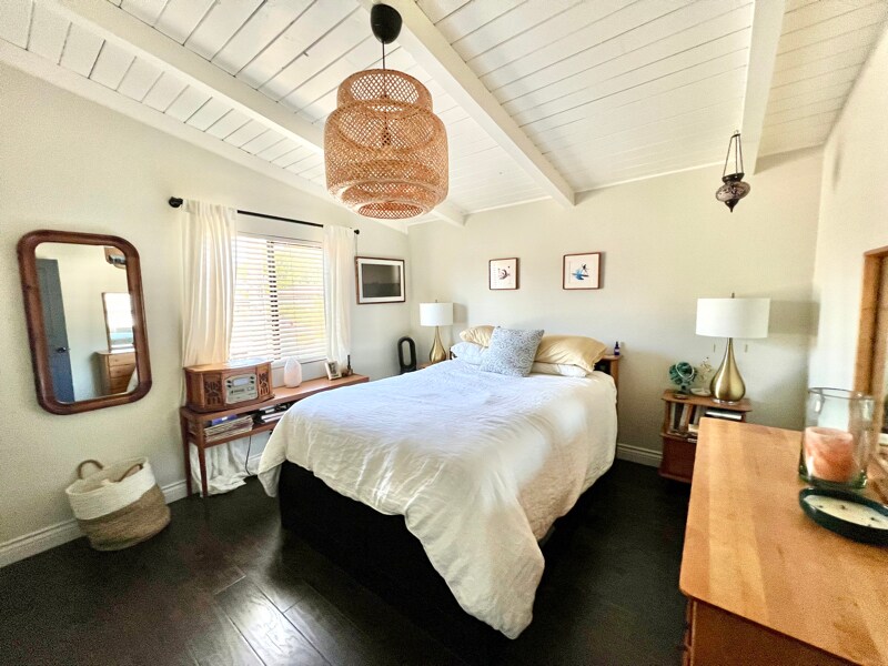 Building Photo - 726 Beall St