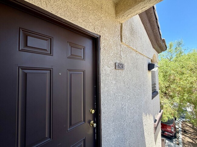 Building Photo - 2291 W Horizon Ridge Pkwy