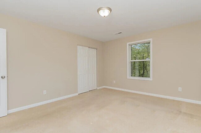 Building Photo - 1703 Cottontail Dr