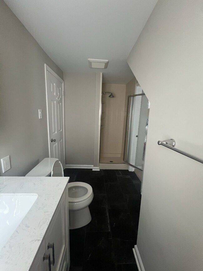 Upstairs Bathroom - 70 Tartan Rd