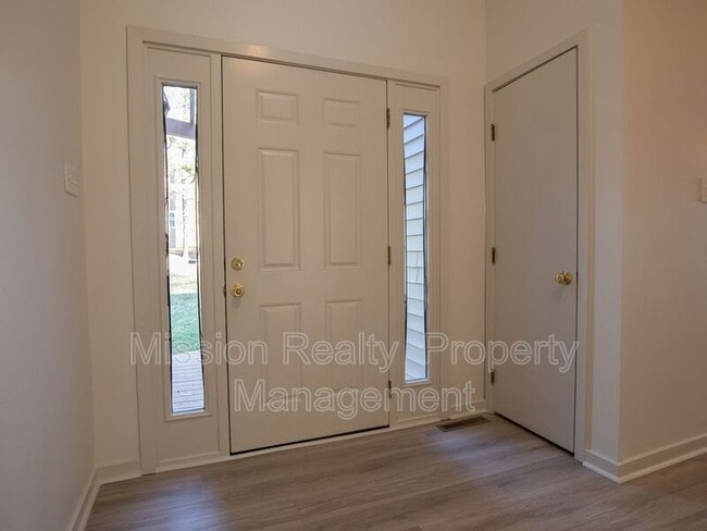 Building Photo - 1037 Mansfield Crossing Rd