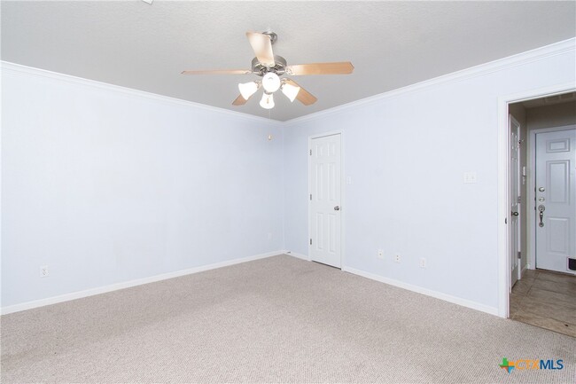 Building Photo - 1702 Indian Camp Trail