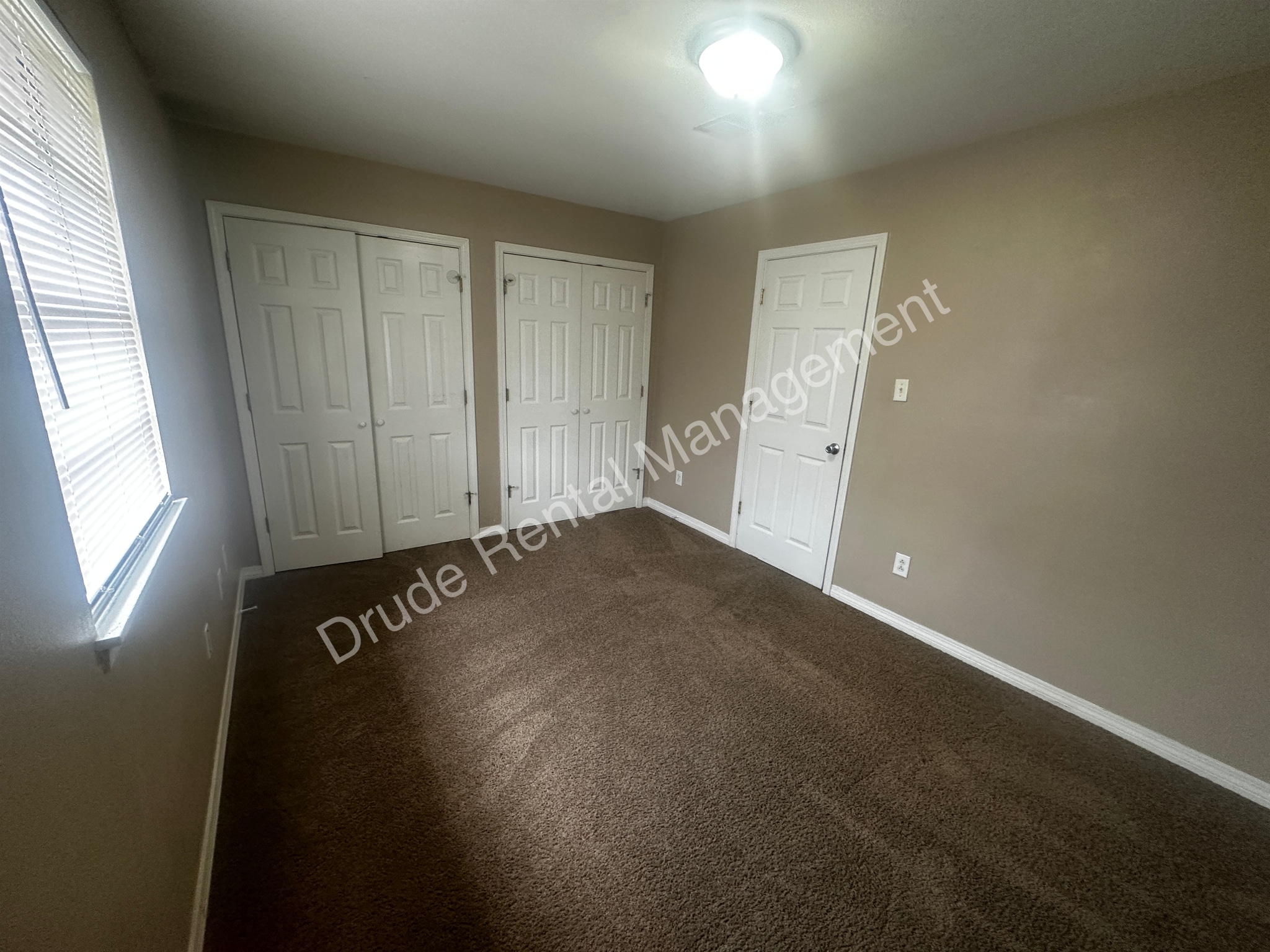 Building Photo - 14018 Virginia Dr