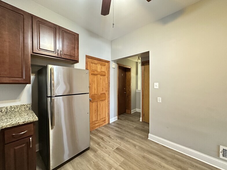 Building Photo - 3530 N Elston Ave