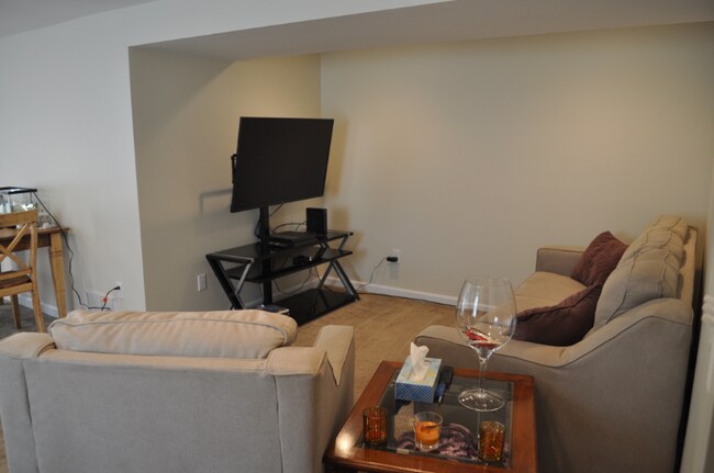 Building Photo - 282 Old Bayview Rd