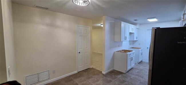 Building Photo - 6717 Mornay Cir