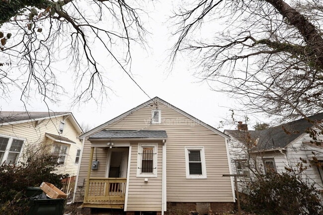 Building Photo - 1910 Chicago Ave