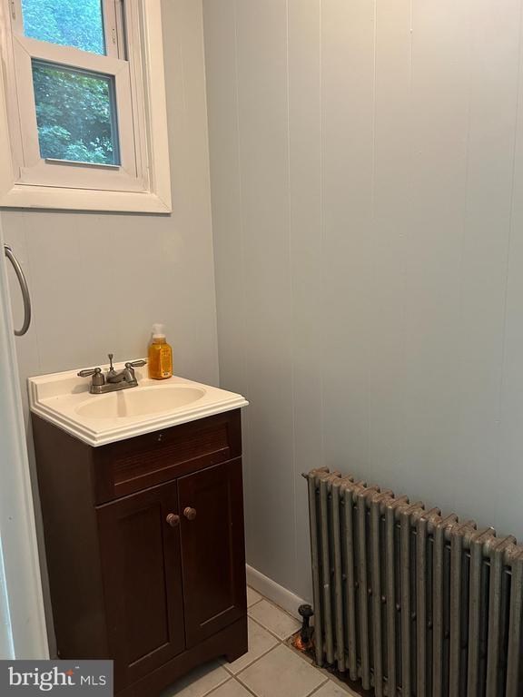 Building Photo - 478 Martin St