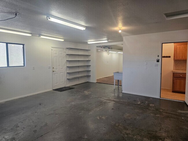 Building Photo - Unfurnished Long Term Pool & Spa