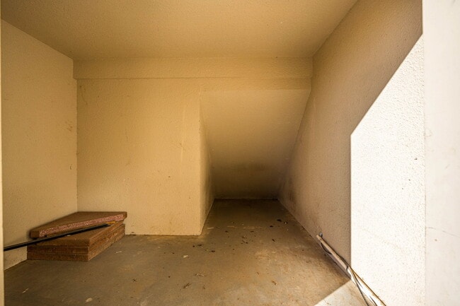 Building Photo - 2353 Saturn Cir