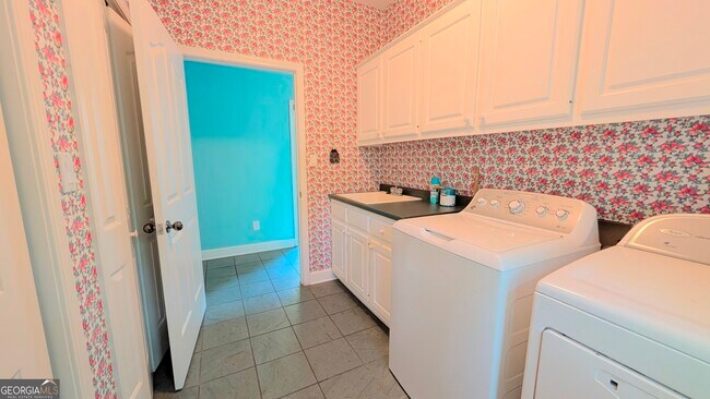 Building Photo - 2939 Rivercrest Dr