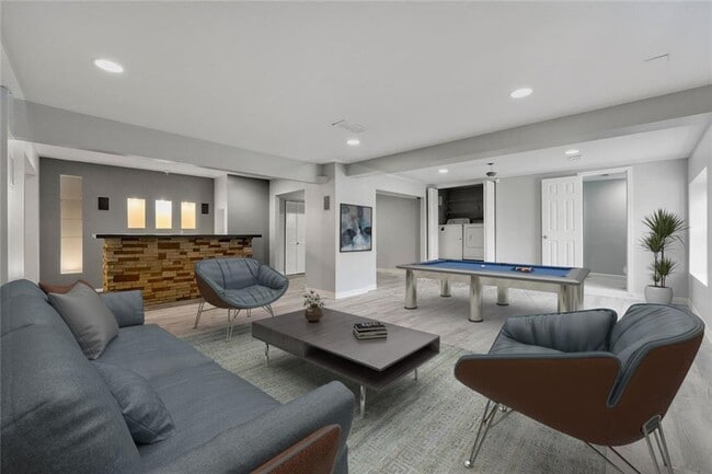 Building Photo - 880 Melody Ln