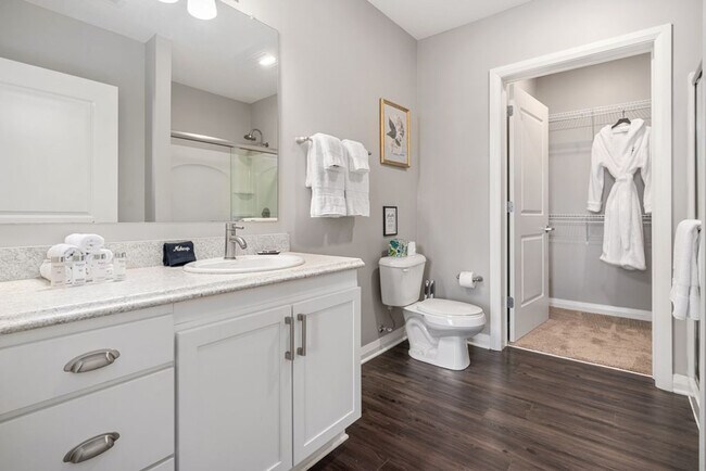 Building Photo - 407 W Rich St