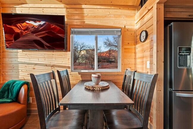 Building Photo - 2830 Red Rock Loop Rd