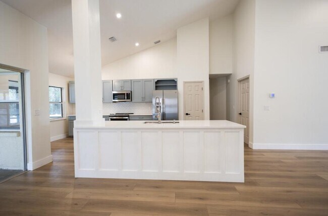 Building Photo - 16104 Stowe Ct