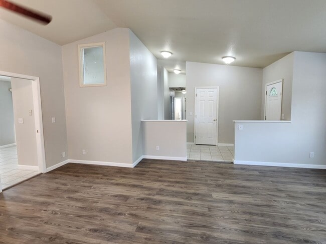 Building Photo - Home For Rent in Carson City