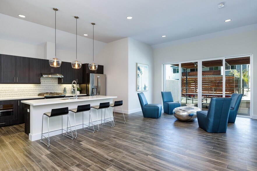 Beverly Plaza Apartments 5050 E Garford St Long Beach CA 90815