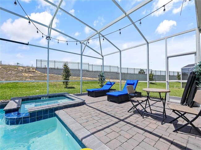 Building Photo - 9084 Sommerset Hills Dr