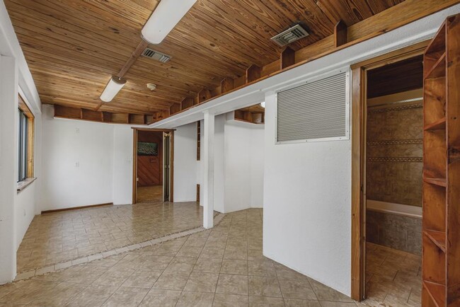 Building Photo - 4811 Soundside Dr