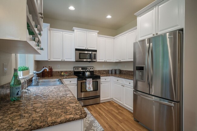 Building Photo - 4920 SW Slavin Rd