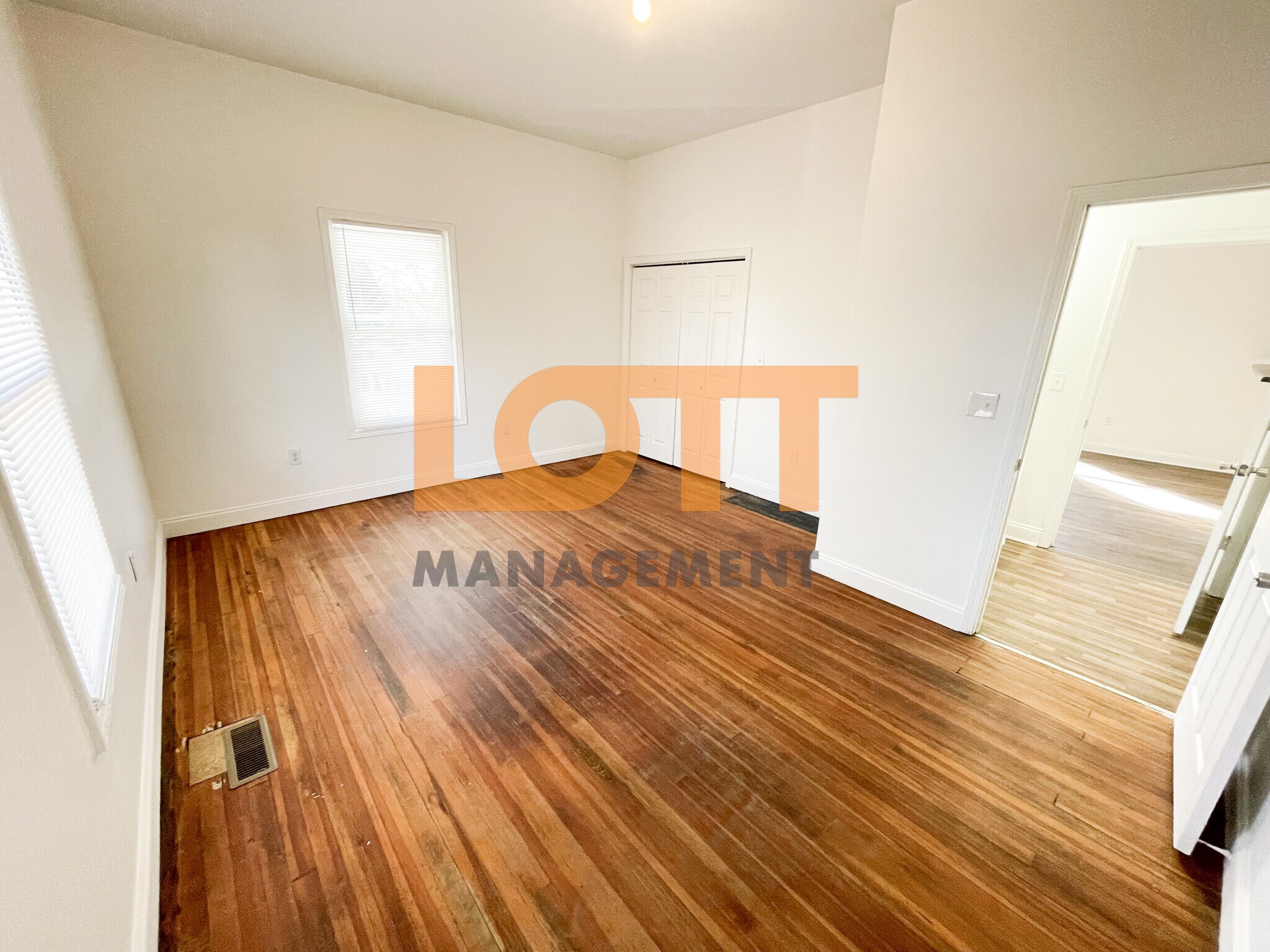 Building Photo - 12 N YMCA ST