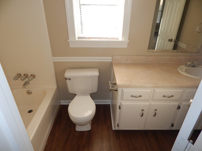 Building Photo - 2846 Willow Wood Cir