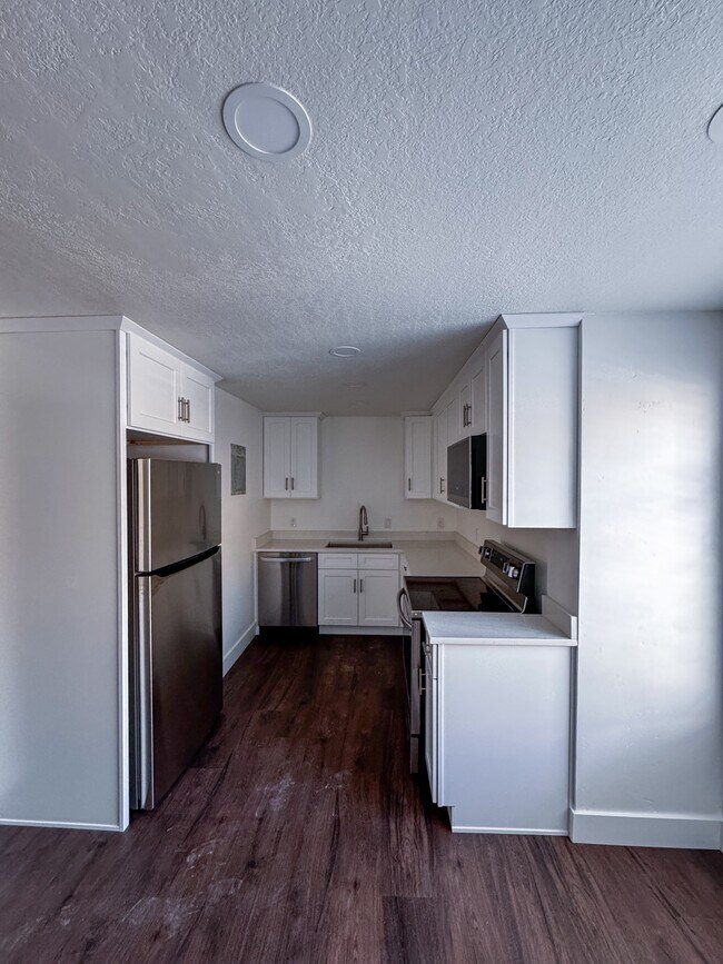 Building Photo - 724 W 1720 N