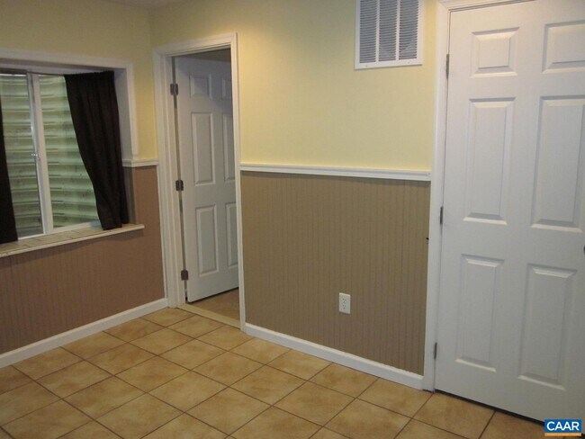 Building Photo - 2130 Lockwood Dr