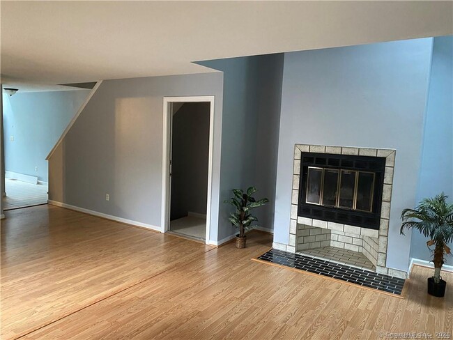 Building Photo - 719 Sandstone Dr