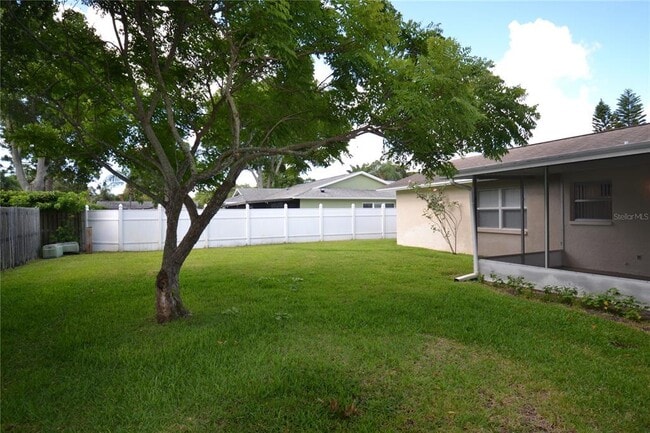 Building Photo - 2357 White Oak Cir