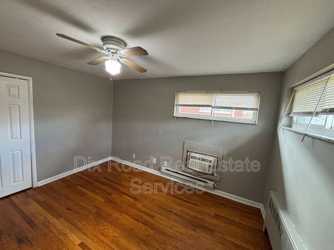 Building Photo - 1616 Pelham Pl