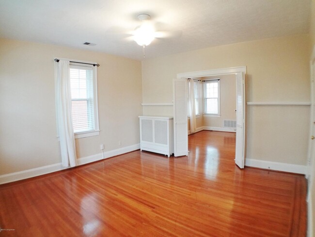 Building Photo - Beautiful 1BR condo in the Highlands