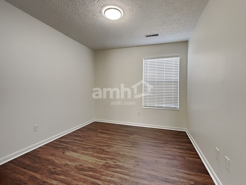 Building Photo - 2238 Antoinette Way