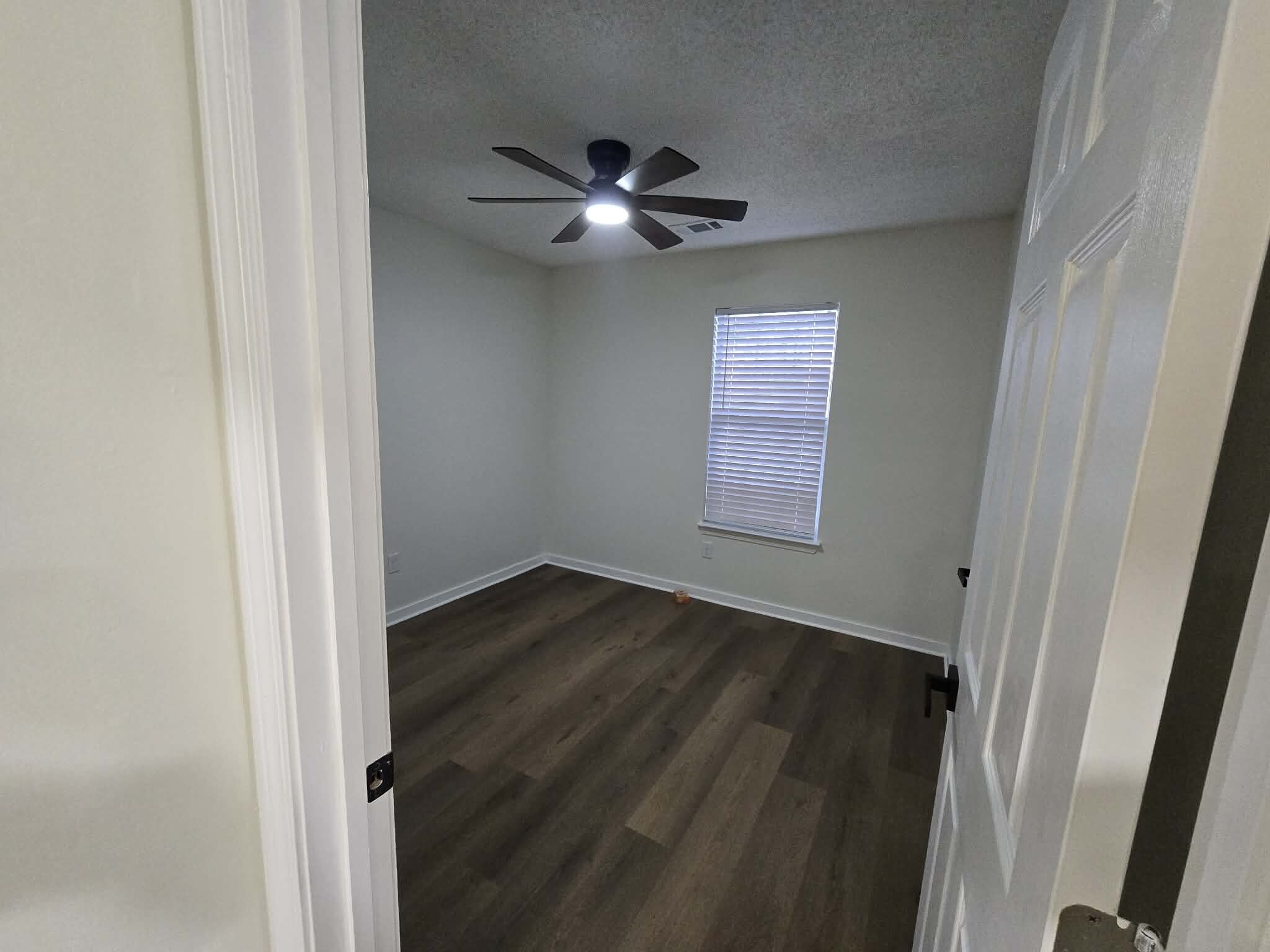 Building Photo - 7259 Northbrook Dr