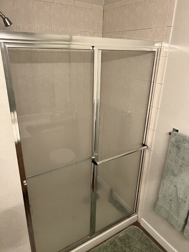 Building Photo - Available March!  Beautiful Condo in Steeplechase!