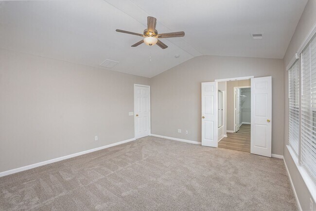 Building Photo - Elegant 4-bedroom Ballantyne home located ...