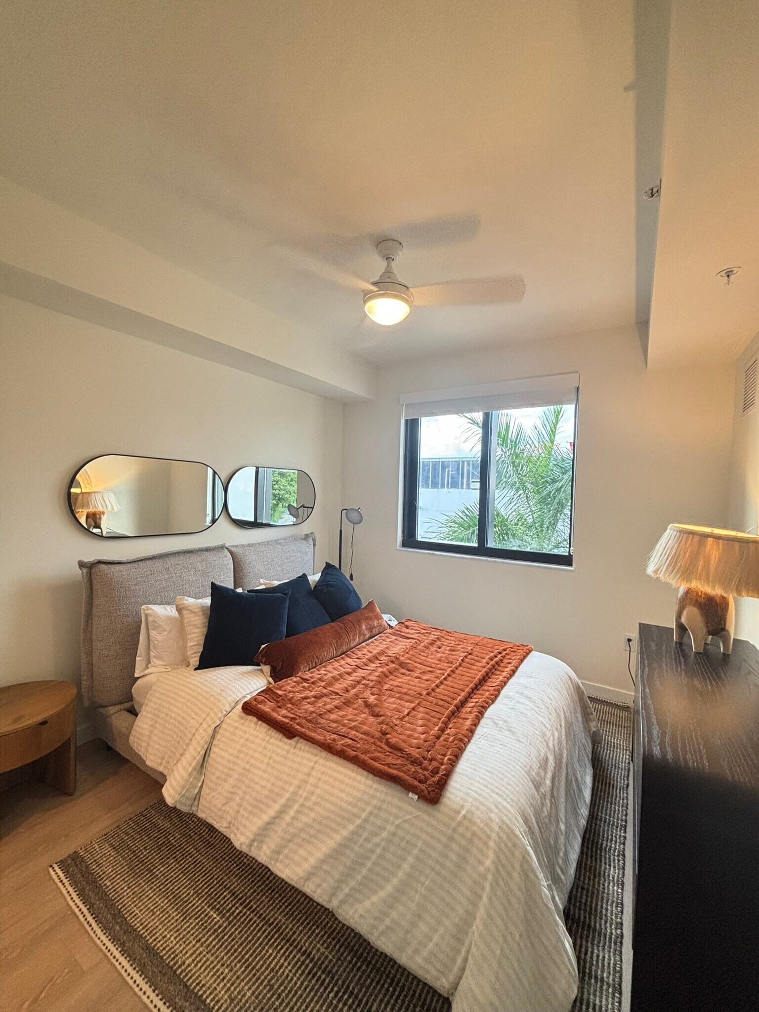 Building Photo - 2385 NE 194th St