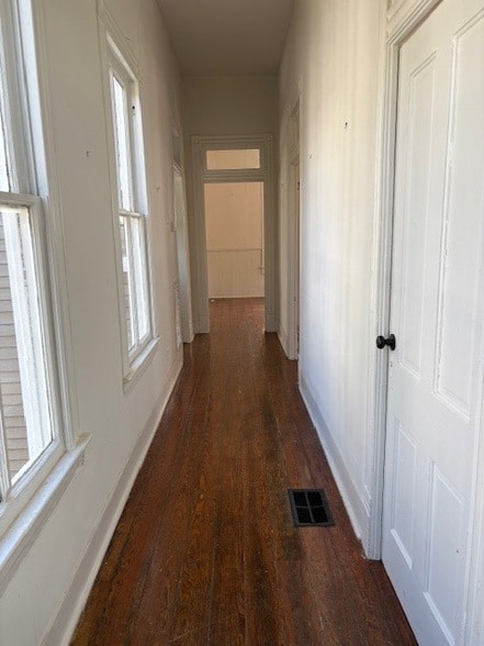 Building Photo - 610 14th St