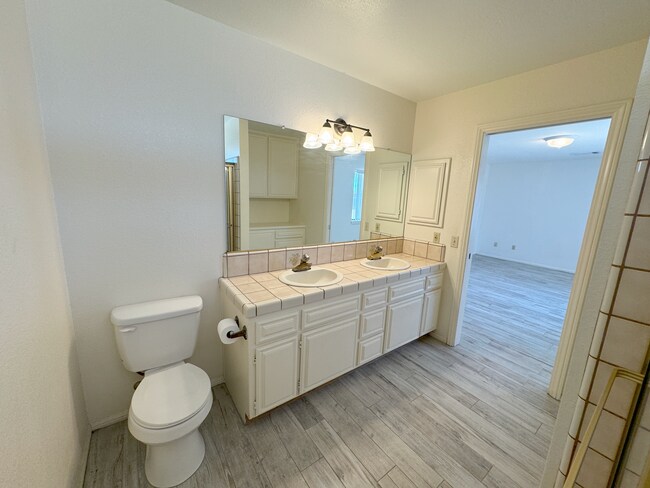 Building Photo - 14957 Mandan Rd