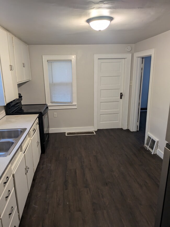 Building Photo - 1820 Harold St